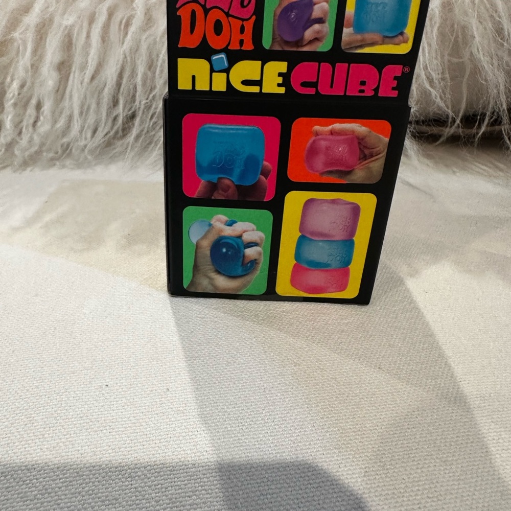 🐣 Nice Cube Super Solid Squish - Blue 🚀 - Picture 9 of 14